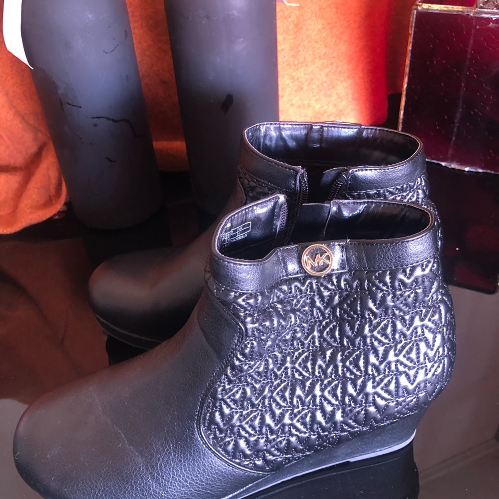 MK booties